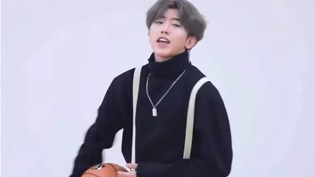 ‘华体会体育hth官方网站’
盘货各阶段学生所喜欢那些的球星 某坤成小学生最爱的“球星”(图2)