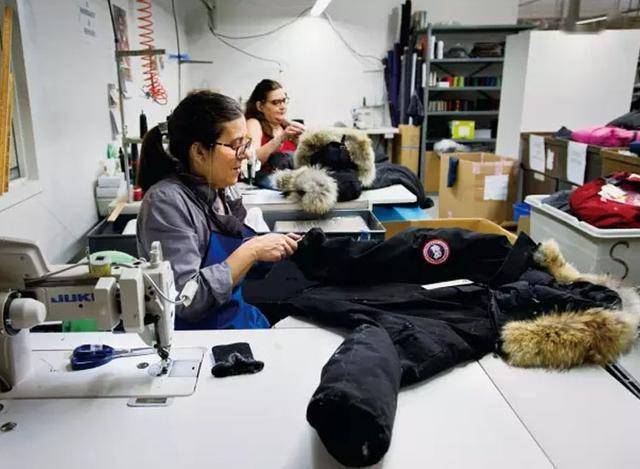 华体会体育hth官方网站_
羽绒服与球鞋段位对比：北面如同AJ 波司登也就李宁安踏的水平(图9)