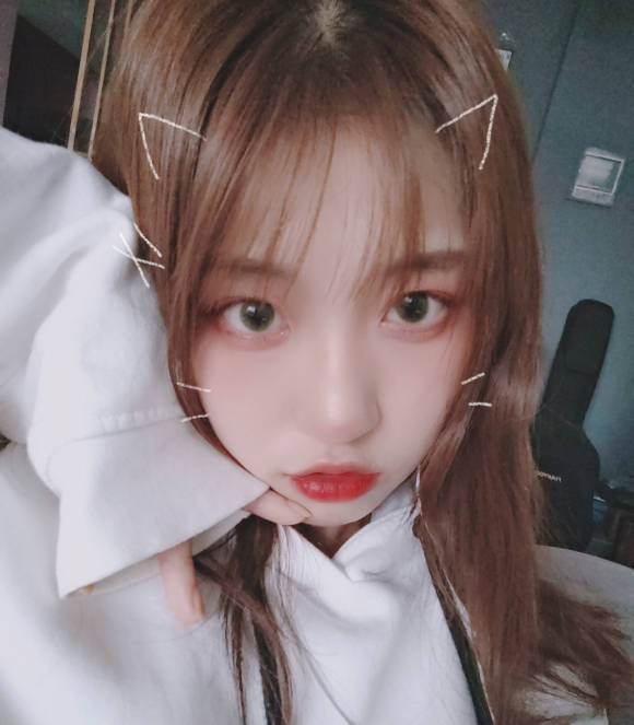 
直播行业风潮涌动 新潮直播崛起：一对一直播结交！_华体会体育hth官方网站(图2)