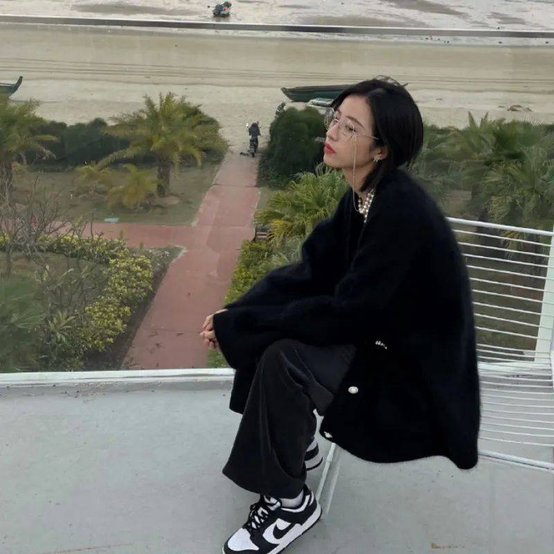 hth官网入口-
热门球鞋风向标！什么球鞋最火 看她上脚就知道了！(图9)