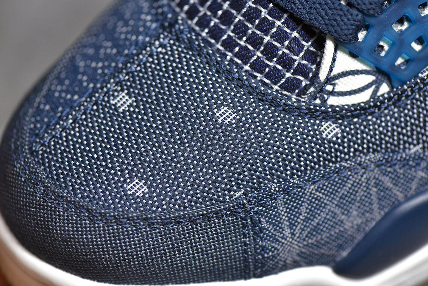
乔丹 Air Jordan 4 Retro Sashiko Deep Ocean 蓝白牛仔刺子绣篮球鞋|华体会体育hth官方网站(图15)