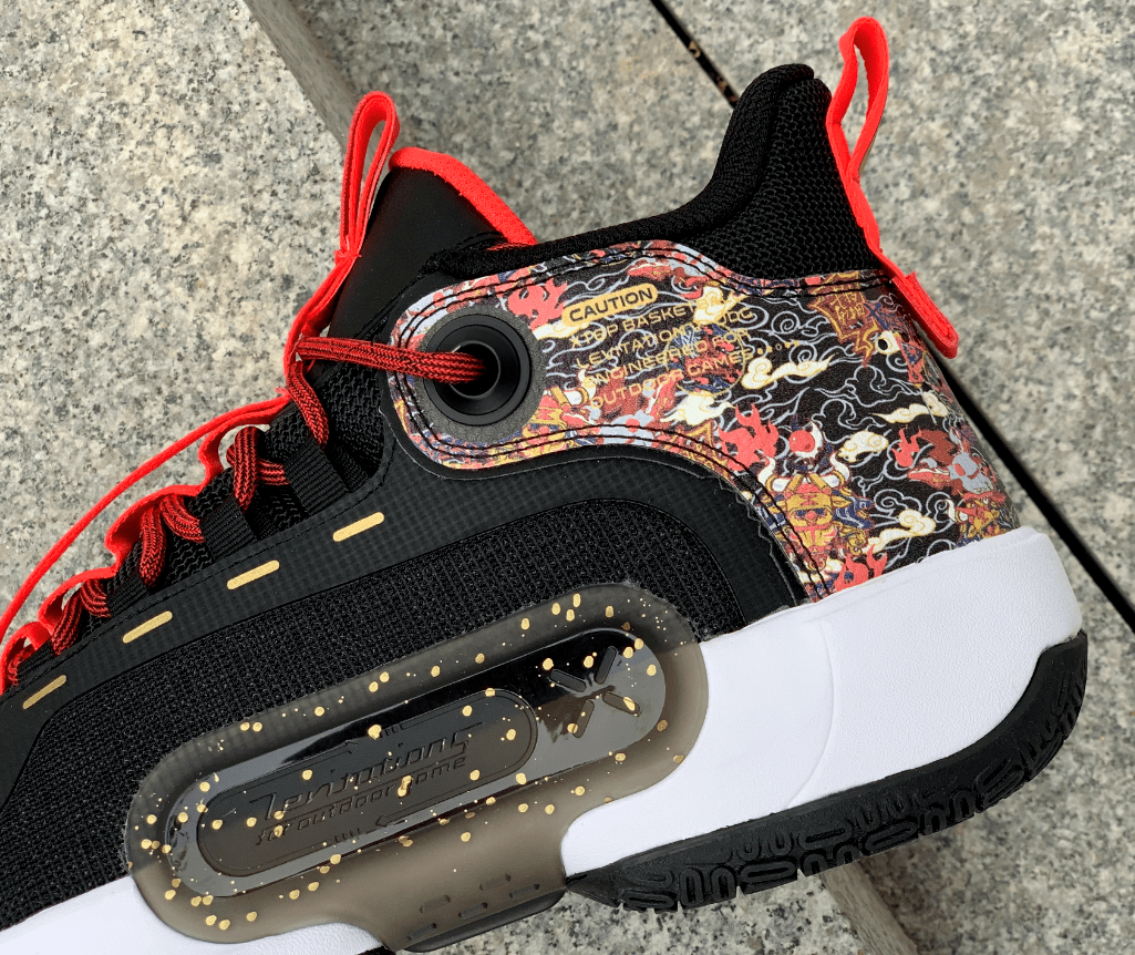 “华体会体育hth官方网站”
双版本另有隐藏彩蛋？！这个系列球鞋也是林书豪的战靴之一...(图10)