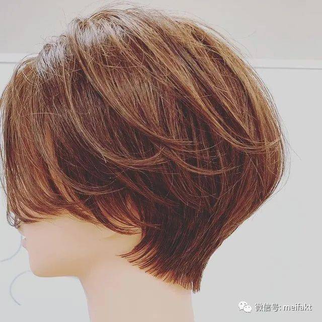 华体会体育hth官方网站|
一组极具美感的短发发型 这样剪 很潮(图19)