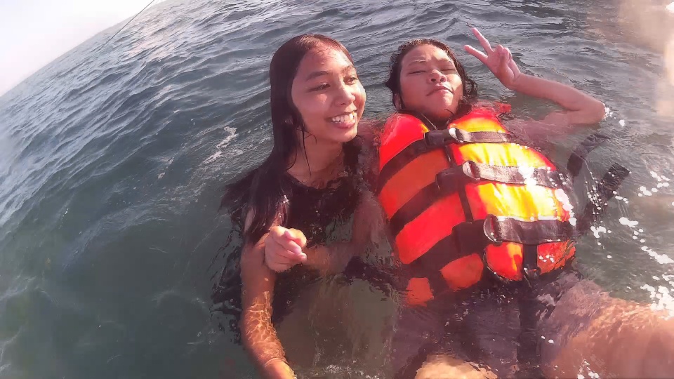 hth官网入口-
冬季发型书大全300款(图54) hth官网入口