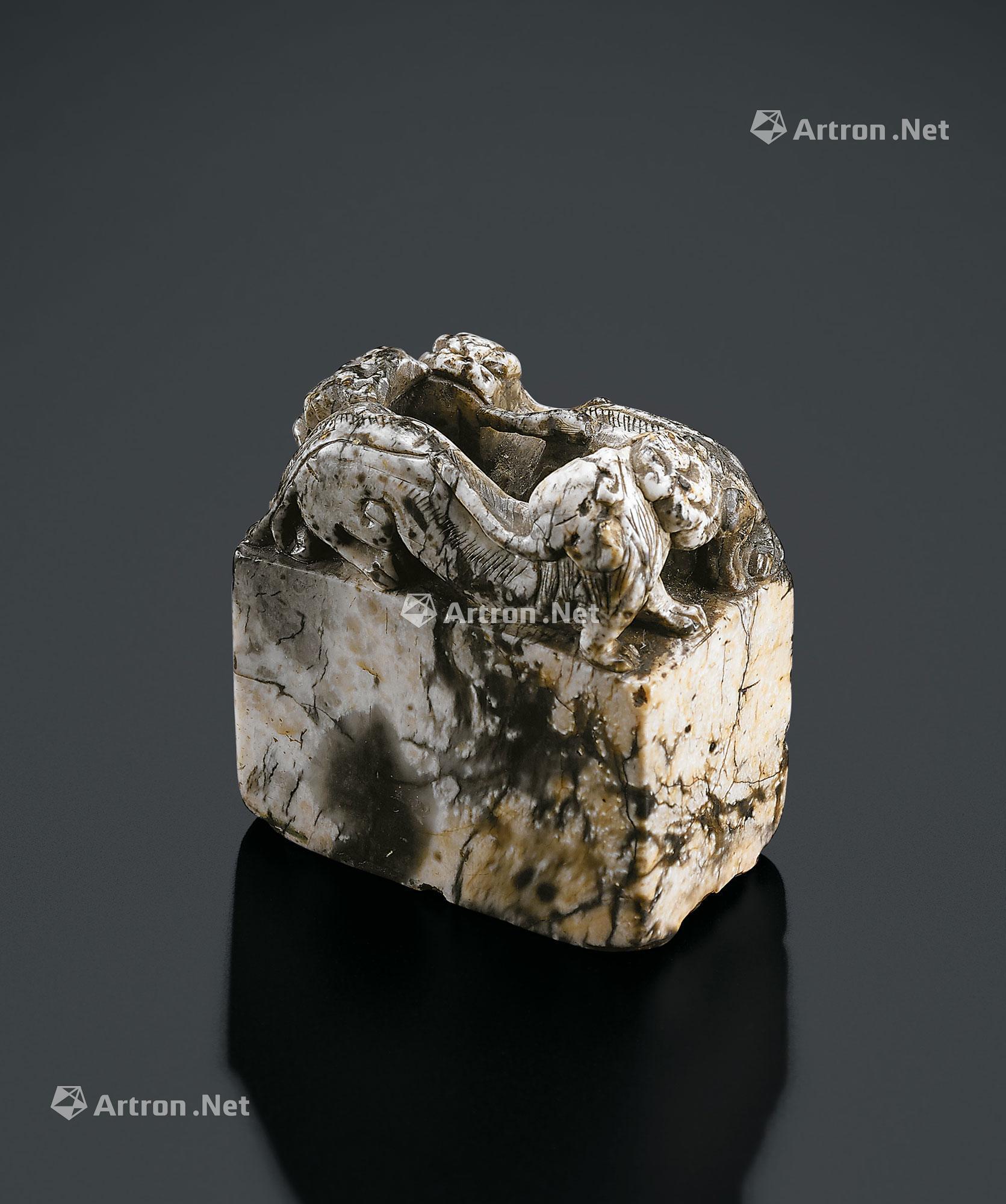 致敬战“疫”英雄,践行雷锋精神——郑州经开区蒋冲小学开展学雷锋主题活动“华体会体育hth官方网站”(图3) 华体会体育hth官方网站