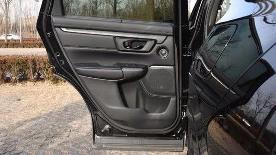 北面羽绒服搭配什么裤子悦目:华体会体育hth官方网站(图3) hth官网入口