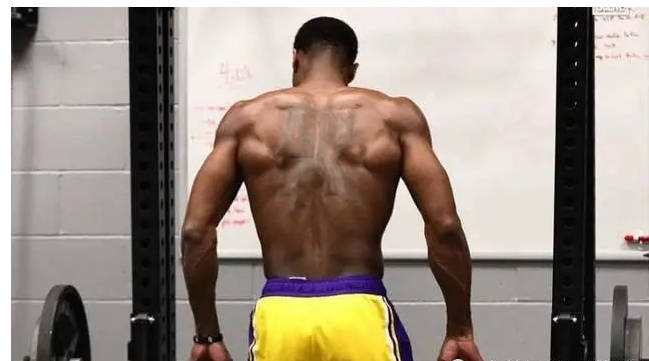 NBA球星有瘦子?你认为的瘦子球星 全是肌肉男!|华体会体育hth官方网站(图4)
NBA球星有瘦子?你认为的瘦子球星 全是肌肉男!|华体会体育hth官方网站(图4)