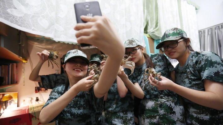 淅川县大石桥乡磨峪湾小学喜迎元旦“华体会体育hth官方网站”(图1) 华体会体育hth官方网站