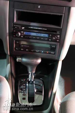 华体会体育hth官方网站_内乡前湾中心小学召开“心系学子温情校园”贫困生座谈会(图1) hth官网入口